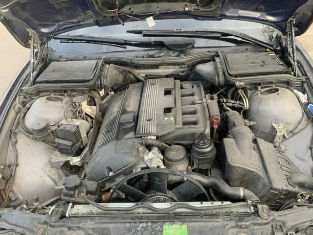 Сірий БМВ 5 Серія, об'ємом двигуна 2.8 л та пробігом 345 тис. км за 3499 $, фото 4 на Automoto.ua