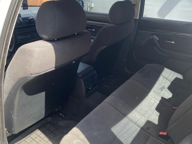 Серый БМВ 5 Серия, объемом двигателя 2 л и пробегом 495 тыс. км за 3950 $, фото 6 на Automoto.ua