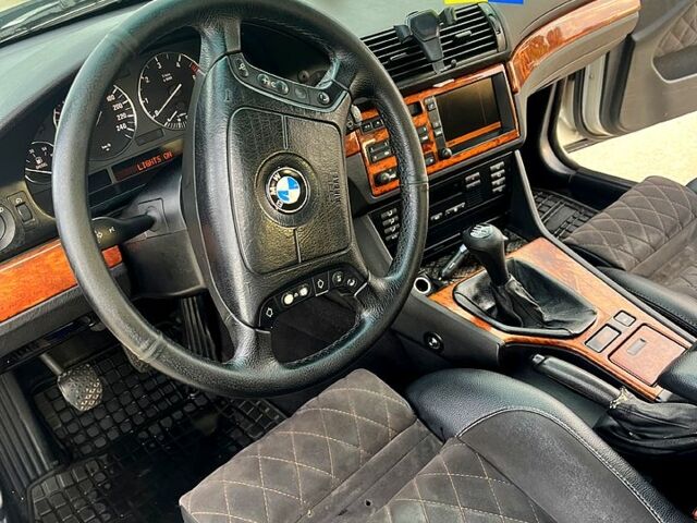 Серый БМВ 5 Серия, объемом двигателя 3 л и пробегом 489 тыс. км за 4600 $, фото 4 на Automoto.ua