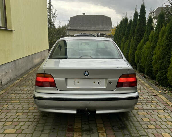 Серый БМВ 5 Серия, объемом двигателя 2.5 л и пробегом 154 тыс. км за 2800 $, фото 4 на Automoto.ua