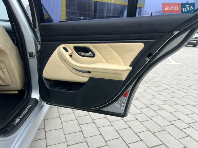 Серый БМВ 5 Серия, объемом двигателя 4.4 л и пробегом 350 тыс. км за 4999 $, фото 40 на Automoto.ua