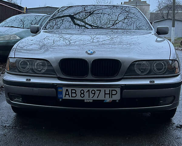 Серый БМВ 5 Серия, объемом двигателя 2.5 л и пробегом 370 тыс. км за 6000 $, фото 1 на Automoto.ua