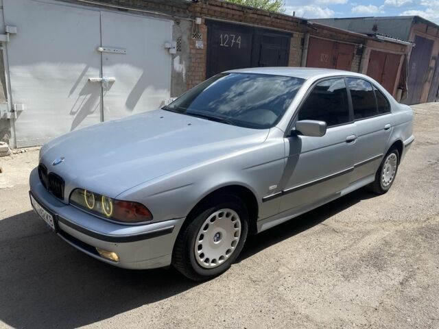 Серый БМВ 5 Серия, объемом двигателя 2 л и пробегом 495 тыс. км за 3950 $, фото 4 на Automoto.ua