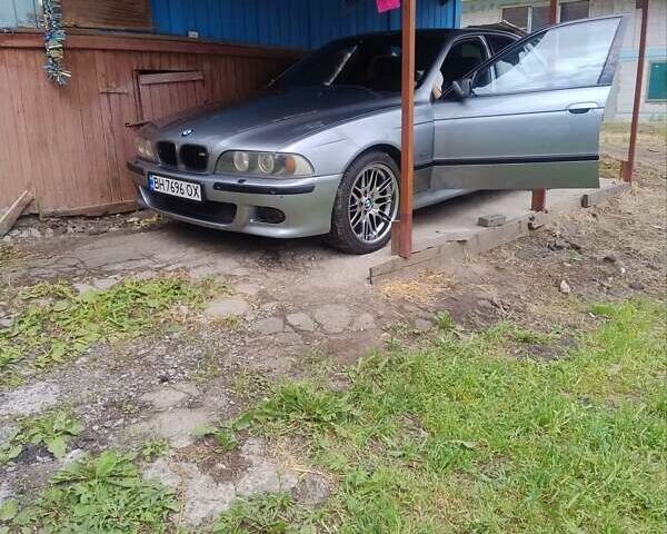Серый БМВ 5 Серия, объемом двигателя 4.4 л и пробегом 999 тыс. км за 7800 $, фото 16 на Automoto.ua