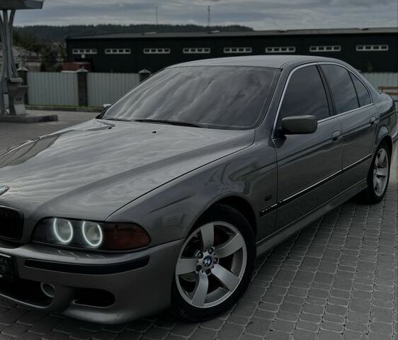 Серый БМВ 5 Серия, объемом двигателя 2 л и пробегом 235 тыс. км за 3599 $, фото 2 на Automoto.ua