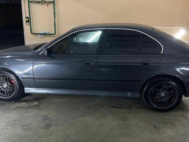 Серый БМВ 5 Серия, объемом двигателя 2.5 л и пробегом 250 тыс. км за 2400 $, фото 2 на Automoto.ua