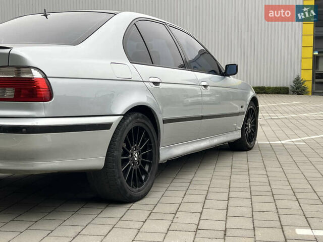 Серый БМВ 5 Серия, объемом двигателя 4.4 л и пробегом 350 тыс. км за 4999 $, фото 15 на Automoto.ua