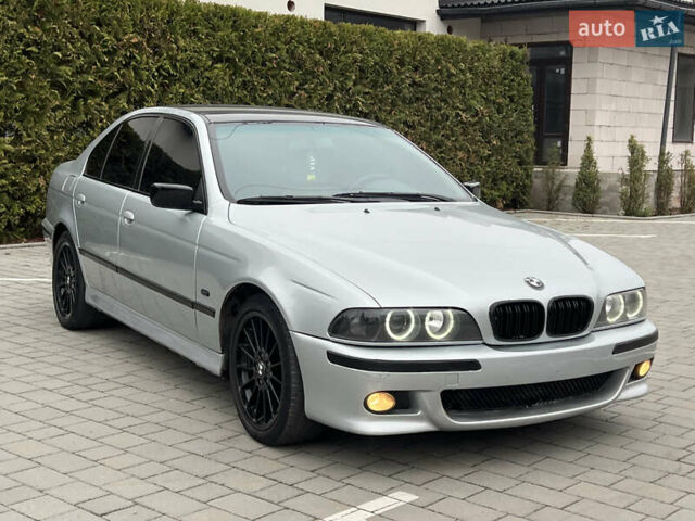 Серый БМВ 5 Серия, объемом двигателя 4.4 л и пробегом 350 тыс. км за 4999 $, фото 9 на Automoto.ua