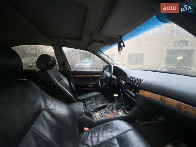 Серый БМВ 5 Серия, объемом двигателя 2.5 л и пробегом 380 тыс. км за 1550 $, фото 11 на Automoto.ua
