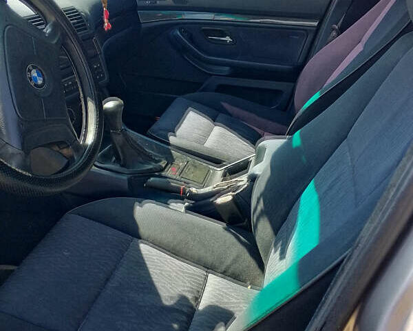 Сірий БМВ 5 Серія, об'ємом двигуна 2 л та пробігом 315 тис. км за 2700 $, фото 1 на Automoto.ua