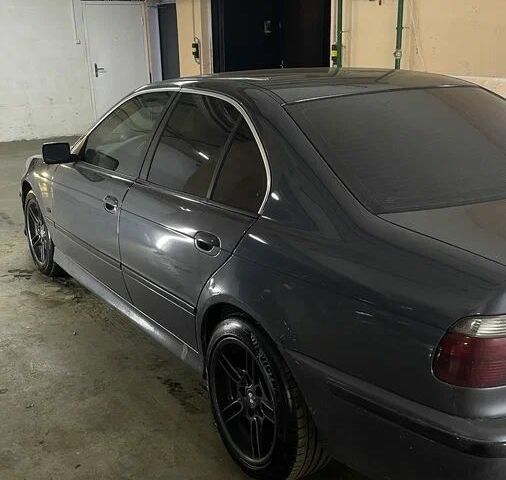 Серый БМВ 5 Серия, объемом двигателя 2.5 л и пробегом 250 тыс. км за 2400 $, фото 6 на Automoto.ua