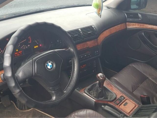 Серый БМВ 5 Серия, объемом двигателя 2.5 л и пробегом 1 тыс. км за 2600 $, фото 5 на Automoto.ua