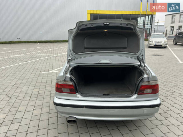 Серый БМВ 5 Серия, объемом двигателя 4.4 л и пробегом 350 тыс. км за 4999 $, фото 44 на Automoto.ua