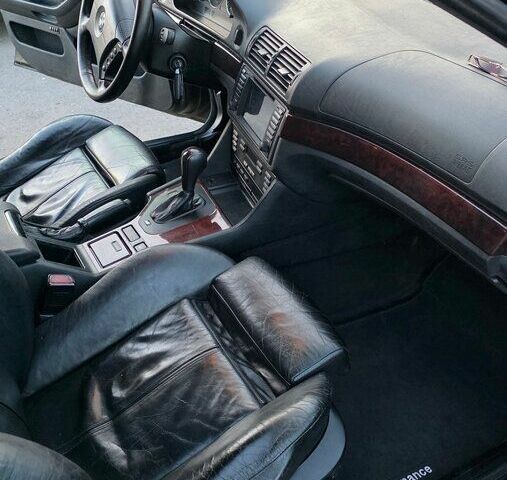 Серый БМВ 5 Серия, объемом двигателя 3 л и пробегом 535 тыс. км за 3900 $, фото 7 на Automoto.ua