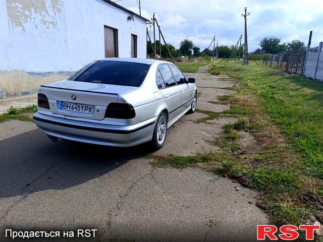 Серый БМВ 5 Серия, объемом двигателя 3.4 л и пробегом 200 тыс. км за 5000 $, фото 2 на Automoto.ua