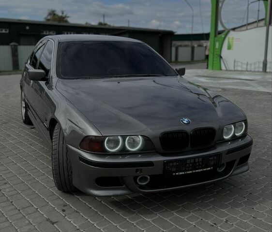 Серый БМВ 5 Серия, объемом двигателя 2 л и пробегом 235 тыс. км за 3599 $, фото 1 на Automoto.ua