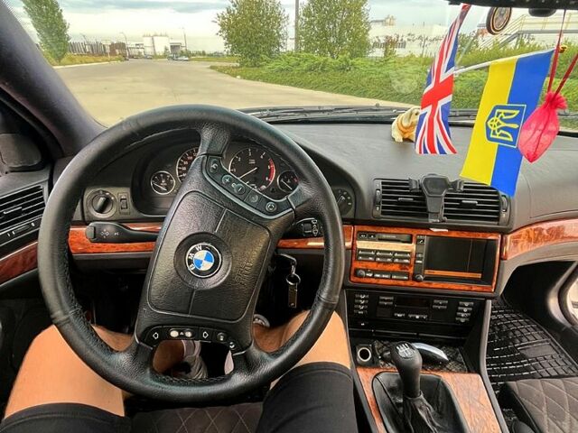 Серый БМВ 5 Серия, объемом двигателя 3 л и пробегом 489 тыс. км за 4600 $, фото 5 на Automoto.ua