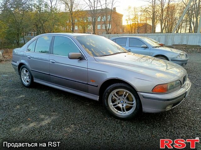 Серый БМВ 5 Серия, объемом двигателя 3.5 л и пробегом 200 тыс. км за 3650 $, фото 4 на Automoto.ua