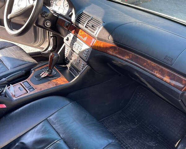 Сірий БМВ 5 Серія, об'ємом двигуна 2 л та пробігом 290 тис. км за 3200 $, фото 14 на Automoto.ua