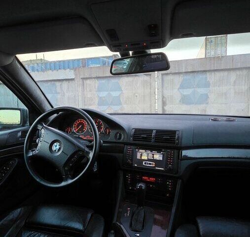 Серый БМВ 5 Серия, объемом двигателя 3 л и пробегом 535 тыс. км за 3900 $, фото 2 на Automoto.ua