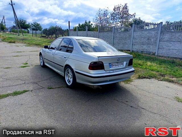 Серый БМВ 5 Серия, объемом двигателя 3.4 л и пробегом 200 тыс. км за 5000 $, фото 5 на Automoto.ua