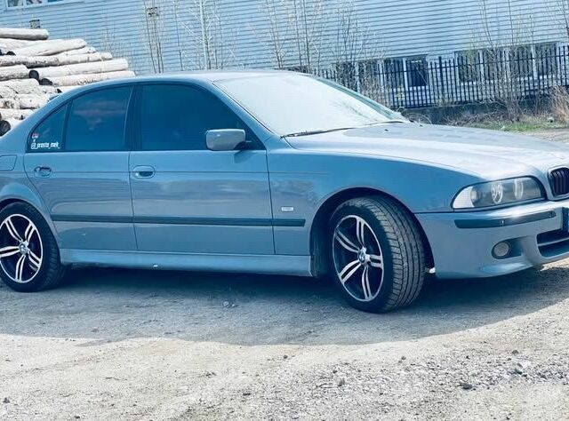 Сірий БМВ 5 Серія, об'ємом двигуна 3.5 л та пробігом 150 тис. км за 4200 $, фото 2 на Automoto.ua