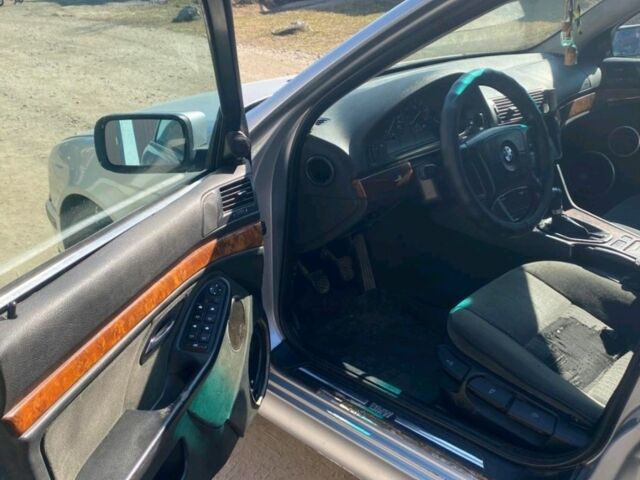 Серый БМВ 5 Серия, объемом двигателя 2 л и пробегом 350 тыс. км за 3150 $, фото 5 на Automoto.ua