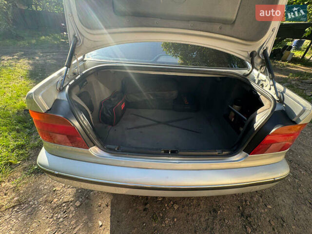 Серый БМВ 5 Серия, объемом двигателя 2 л и пробегом 587 тыс. км за 4700 $, фото 5 на Automoto.ua