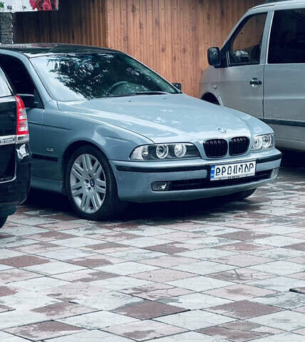 Серый БМВ 5 Серия, объемом двигателя 2 л и пробегом 400 тыс. км за 4500 $, фото 2 на Automoto.ua