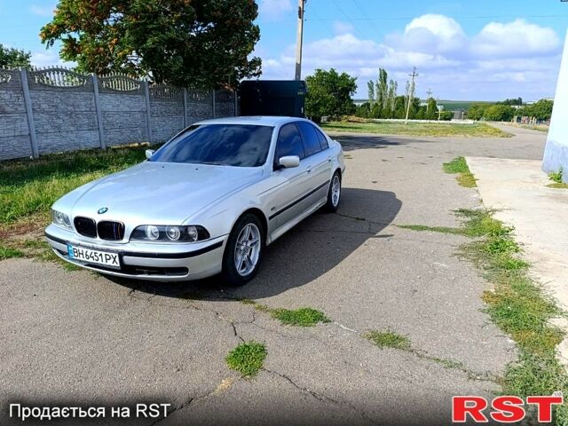 Серый БМВ 5 Серия, объемом двигателя 3.4 л и пробегом 200 тыс. км за 5000 $, фото 3 на Automoto.ua