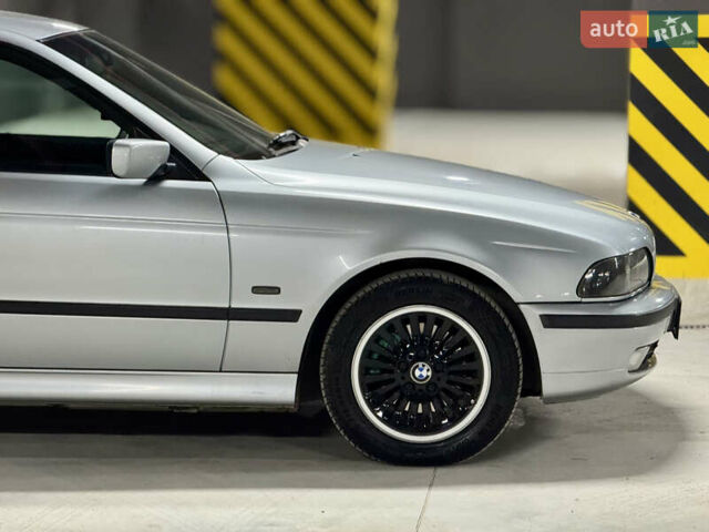 Серый БМВ 5 Серия, объемом двигателя 2.49 л и пробегом 400 тыс. км за 4900 $, фото 4 на Automoto.ua