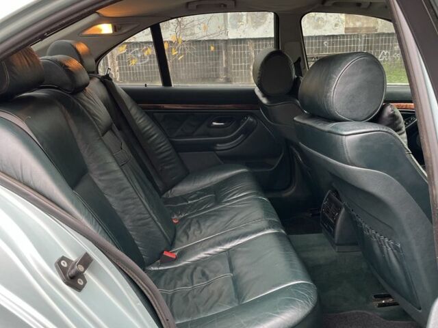 Серый БМВ 5 Серия, объемом двигателя 2.5 л и пробегом 230 тыс. км за 4050 $, фото 18 на Automoto.ua