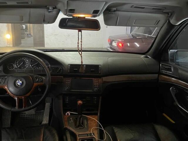 Серый БМВ 5 Серия, объемом двигателя 2.5 л и пробегом 250 тыс. км за 2400 $, фото 4 на Automoto.ua