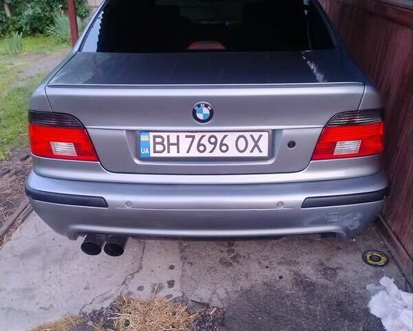 Серый БМВ 5 Серия, объемом двигателя 4.4 л и пробегом 999 тыс. км за 7800 $, фото 12 на Automoto.ua