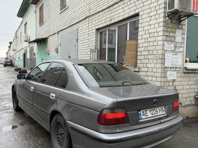 Серый БМВ 5 Серия, объемом двигателя 2.5 л и пробегом 299 тыс. км за 3850 $, фото 7 на Automoto.ua