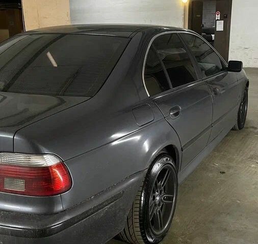 Серый БМВ 5 Серия, объемом двигателя 2.5 л и пробегом 250 тыс. км за 2400 $, фото 5 на Automoto.ua