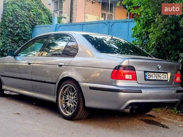 Серый БМВ 5 Серия, объемом двигателя 4.4 л и пробегом 999 тыс. км за 7800 $, фото 6 на Automoto.ua
