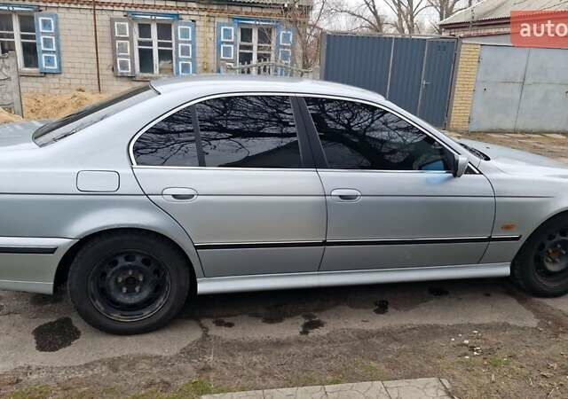 Серый БМВ 5 Серия, объемом двигателя 2 л и пробегом 295 тыс. км за 4000 $, фото 5 на Automoto.ua