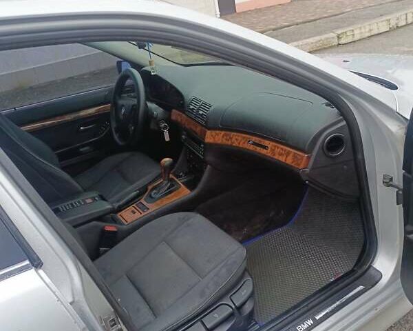 Сірий БМВ 5 Серія, об'ємом двигуна 3 л та пробігом 500 тис. км за 5100 $, фото 5 на Automoto.ua