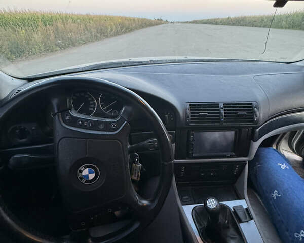 Сірий БМВ 5 Серія, об'ємом двигуна 2.5 л та пробігом 326 тис. км за 3500 $, фото 12 на Automoto.ua