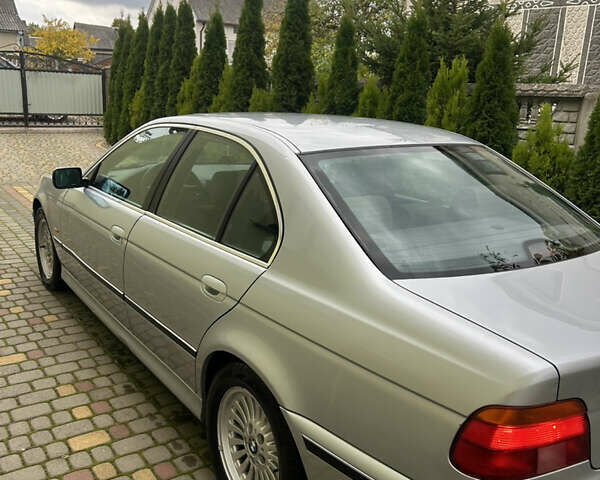 Серый БМВ 5 Серия, объемом двигателя 2.5 л и пробегом 154 тыс. км за 2800 $, фото 2 на Automoto.ua