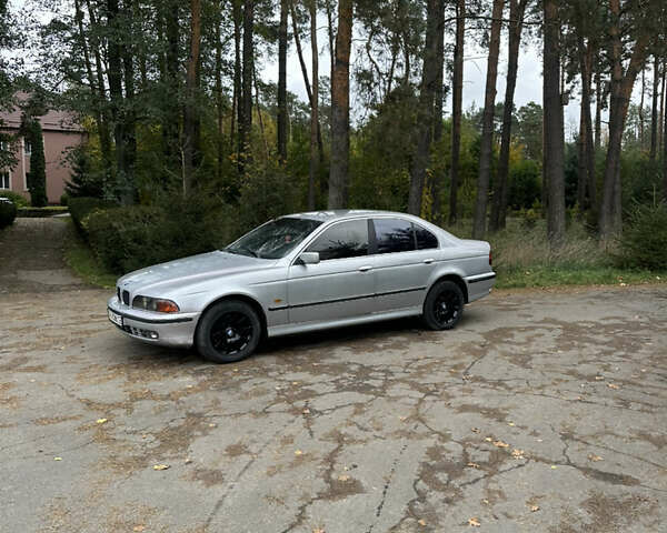 Серый БМВ 5 Серия, объемом двигателя 2.5 л и пробегом 449 тыс. км за 3999 $, фото 9 на Automoto.ua