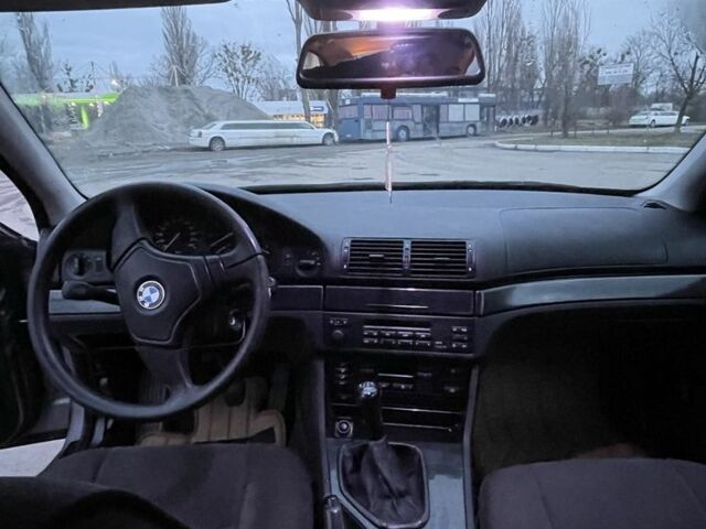 Серый БМВ 5 Серия, объемом двигателя 2.5 л и пробегом 395 тыс. км за 3600 $, фото 4 на Automoto.ua