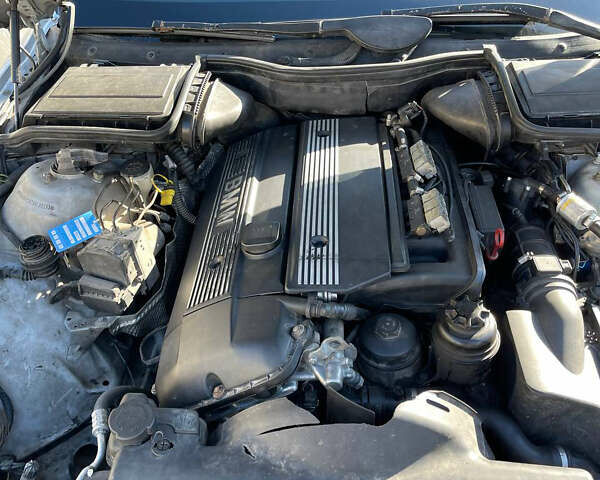 Сірий БМВ 5 Серія, об'ємом двигуна 2 л та пробігом 290 тис. км за 3200 $, фото 10 на Automoto.ua