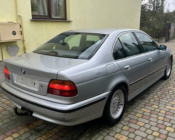 Серый БМВ 5 Серия, объемом двигателя 2.5 л и пробегом 154 тыс. км за 2800 $, фото 6 на Automoto.ua