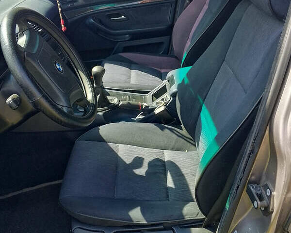 Сірий БМВ 5 Серія, об'ємом двигуна 2 л та пробігом 315 тис. км за 2700 $, фото 3 на Automoto.ua