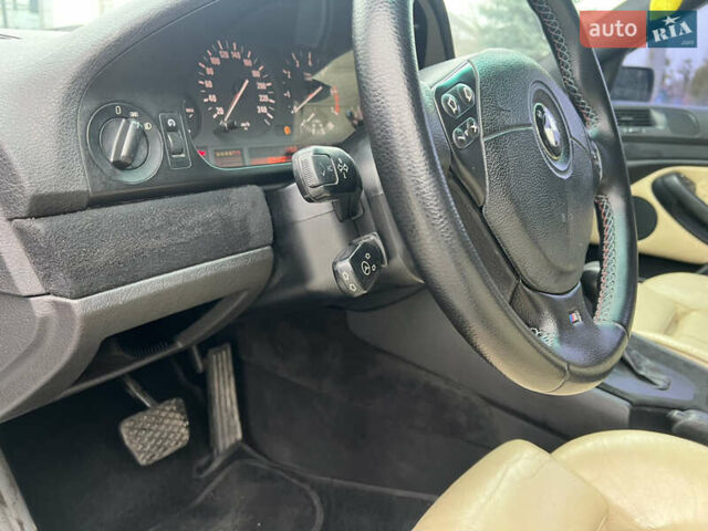 Серый БМВ 5 Серия, объемом двигателя 4.4 л и пробегом 350 тыс. км за 4999 $, фото 32 на Automoto.ua