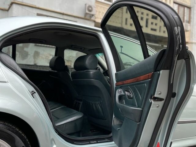 Серый БМВ 5 Серия, объемом двигателя 2.5 л и пробегом 230 тыс. км за 4050 $, фото 17 на Automoto.ua