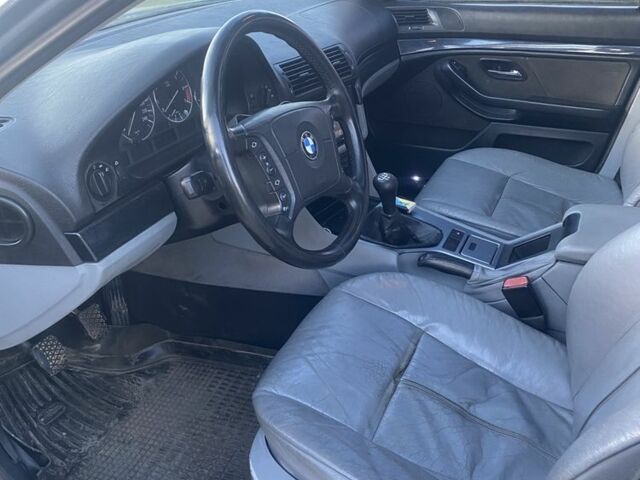 Серый БМВ 5 Серия, объемом двигателя 2 л и пробегом 10 тыс. км за 3000 $, фото 12 на Automoto.ua