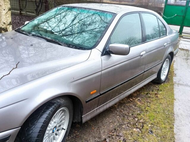 Серый БМВ 5 Серия, объемом двигателя 2.5 л и пробегом 200 тыс. км за 5000 $, фото 1 на Automoto.ua